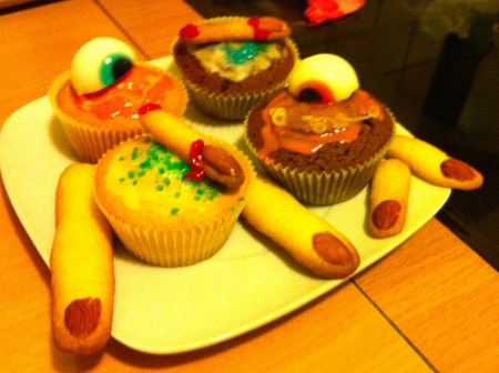 Halloweenmuffin mit Mürbeteigfinger