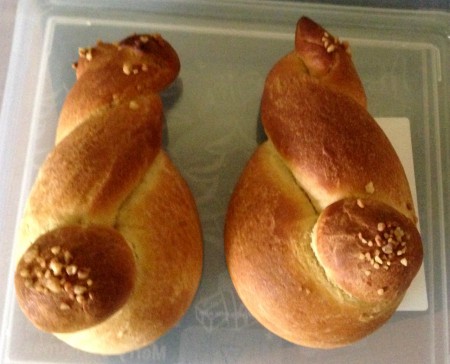 Germteighaserl mit Nuss-/Rosinenfülle