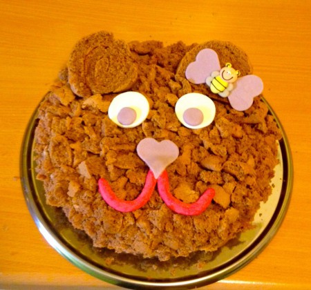 Bearbeiten Teddy - Schokobiskuit, Schoko-Sahne-Creme, Ohren aus Roulade, Biskuit und Fondant als Dekor